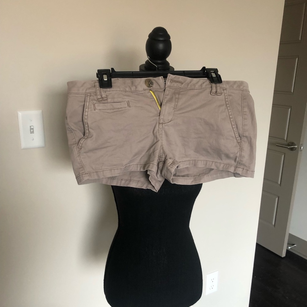Express khaki shorts size 4